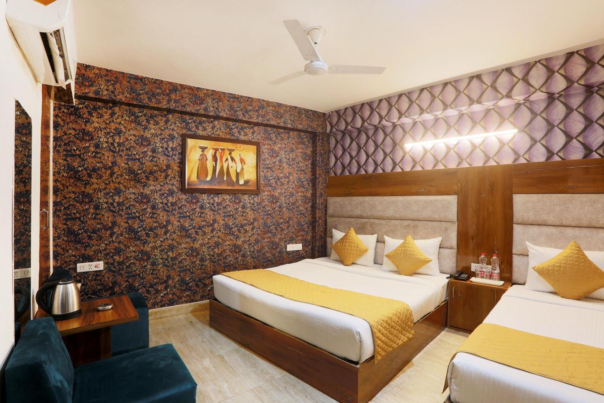 Hotel Ark Wood At Airport Нью-Дели Экстерьер фото