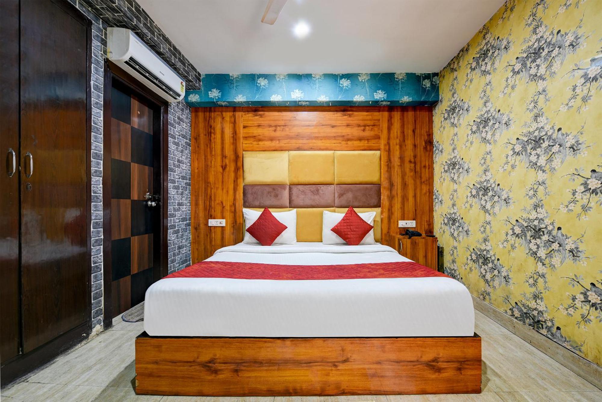 Hotel Ark Wood At Airport Нью-Дели Экстерьер фото