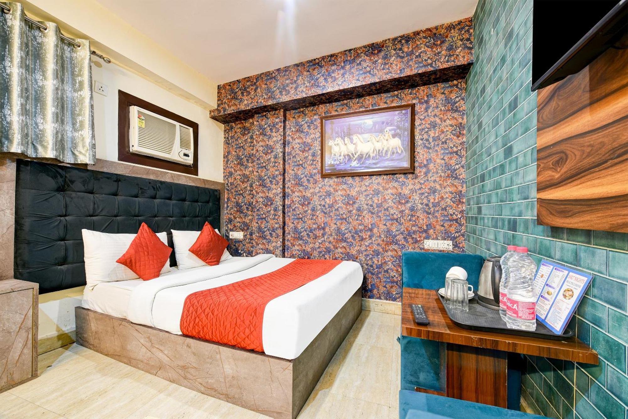 Hotel Ark Wood At Airport Нью-Дели Экстерьер фото